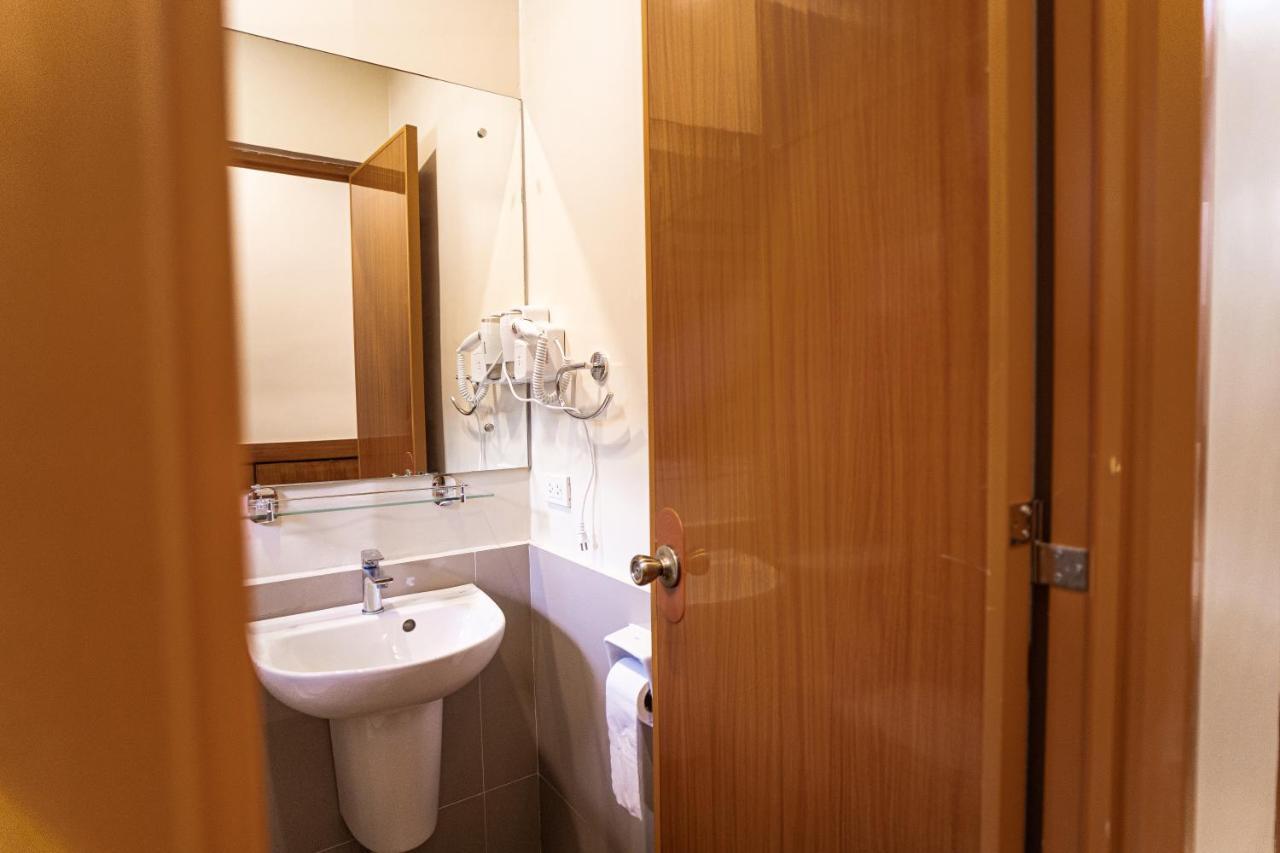 Marieli Suites Near Panglao International Airport Buitenkant foto