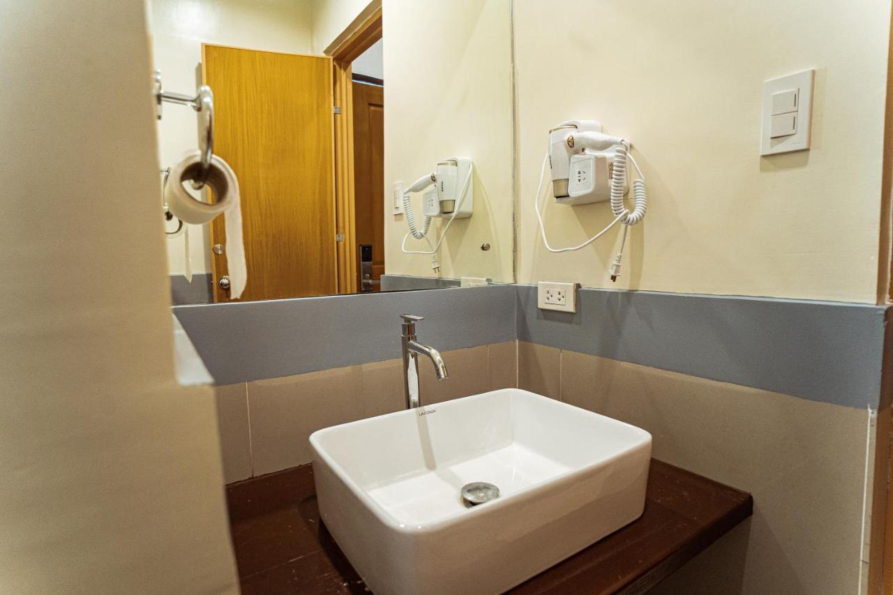 Marieli Suites Near Panglao International Airport Buitenkant foto
